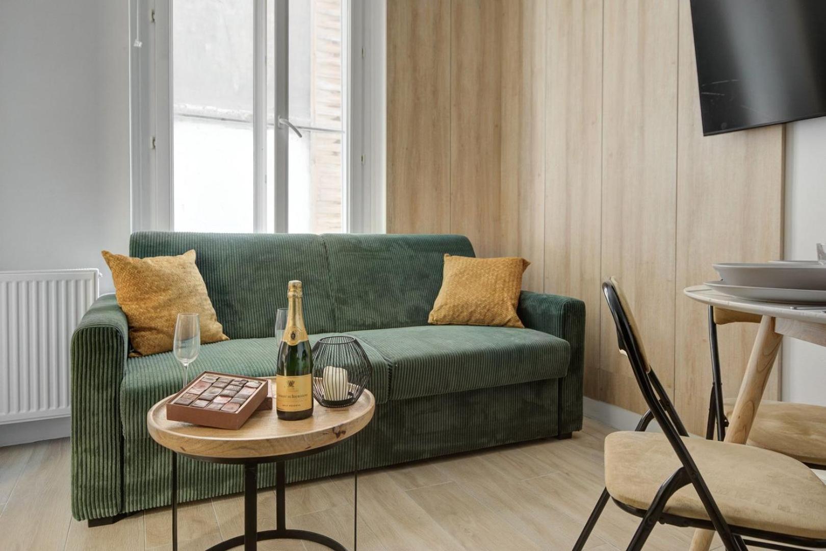 Apartment 343 Michau - Cozy Near Sacre-coeur Paris