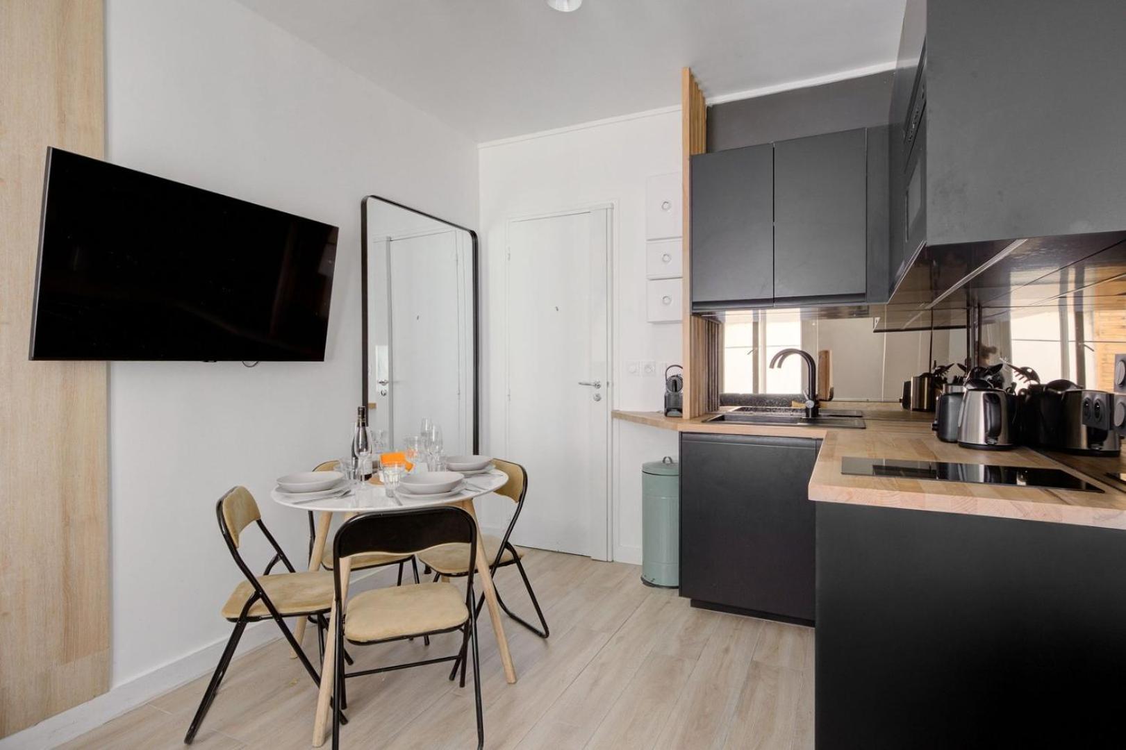 343 Michau - Cozy Near Sacre-coeur Apartment Paris